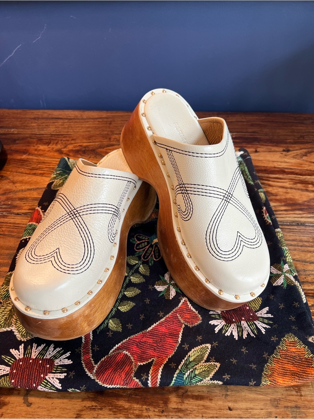 Farm Rio Heart Leather Platform Clogs Cream White Studded Wood Mule Shoes Size 8